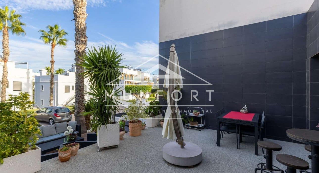 2 makuuhuone Huvila myytävänä paikassa Orihuela Costa mukana uima-altaan - 329 000 € (Ref: 9451410)