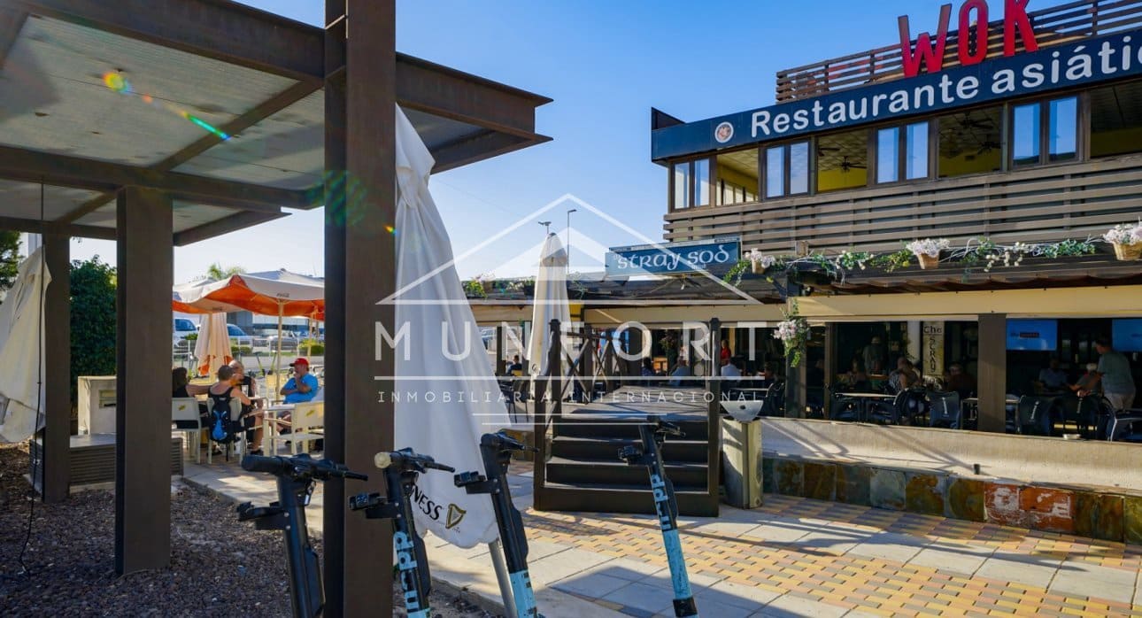 2 makuuhuone Huvila myytävänä paikassa Orihuela Costa mukana uima-altaan - 329 000 € (Ref: 9451410)