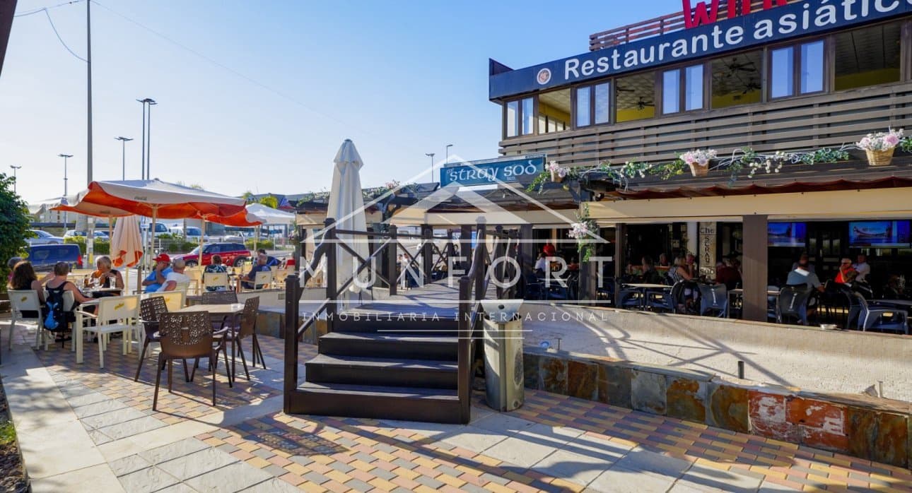 2 makuuhuone Huvila myytävänä paikassa Orihuela Costa mukana uima-altaan - 329 000 € (Ref: 9451410)