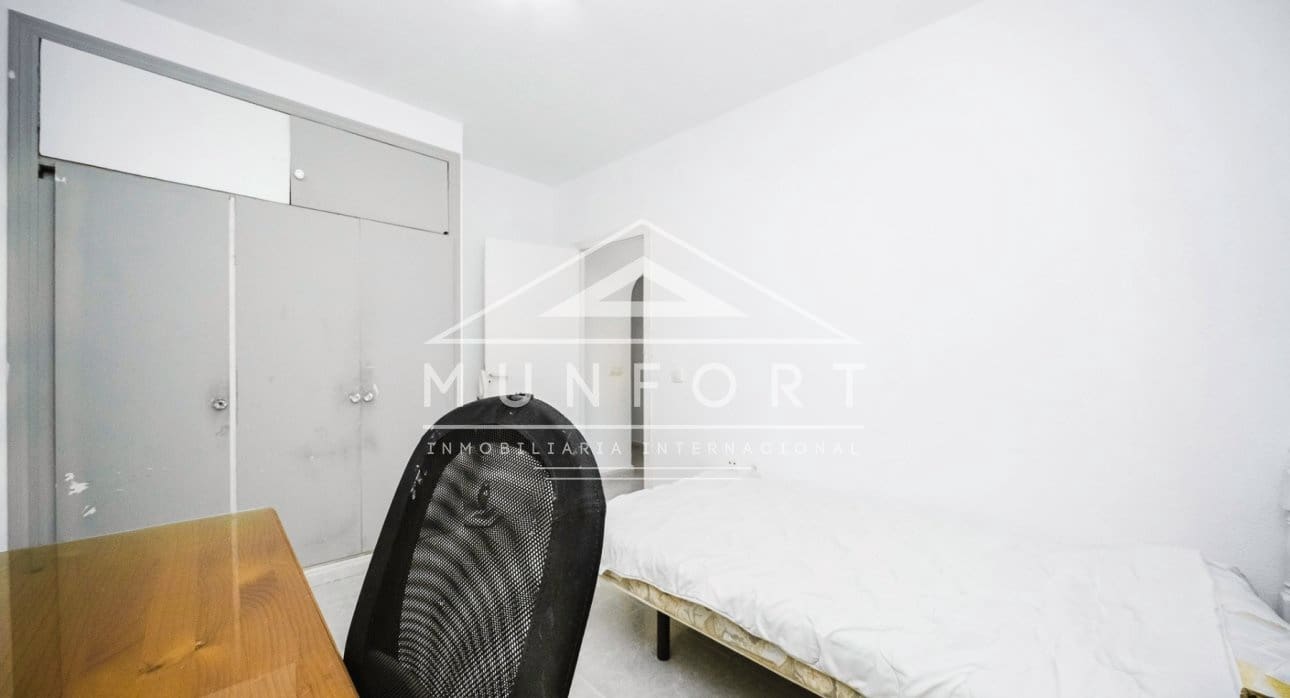 6 Zimmer Villa zu verkaufen in Villamartin mit Pool - 450.000 € (Ref: 9451519)