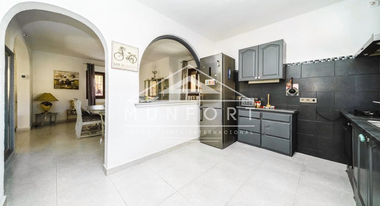 6 Zimmer Villa zu verkaufen in Villamartin mit Pool - 450.000 € (Ref: 9451519)