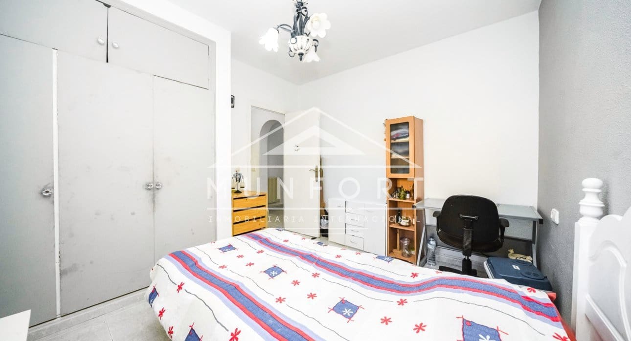 6 Zimmer Villa zu verkaufen in Villamartin mit Pool - 450.000 € (Ref: 9451519)