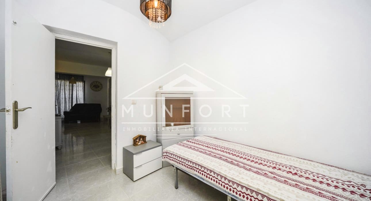 6 Zimmer Villa zu verkaufen in Villamartin mit Pool - 450.000 € (Ref: 9451519)