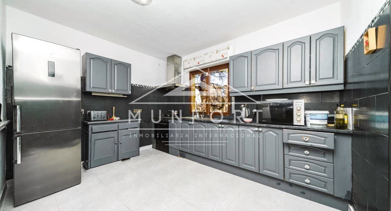 6 Zimmer Villa zu verkaufen in Villamartin mit Pool - 450.000 € (Ref: 9451519)