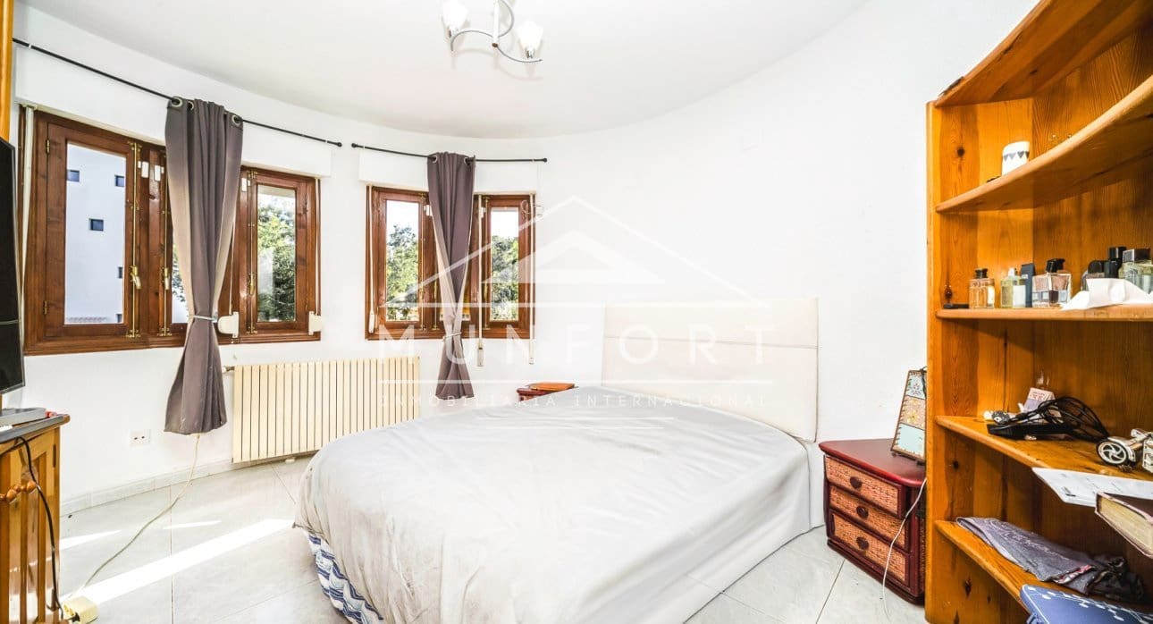 6 Zimmer Villa zu verkaufen in Villamartin mit Pool - 450.000 € (Ref: 9451519)