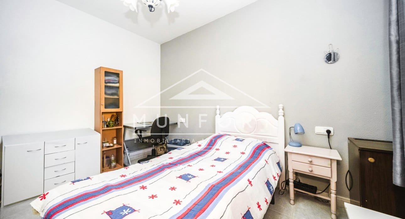 6 Zimmer Villa zu verkaufen in Villamartin mit Pool - 450.000 € (Ref: 9451519)