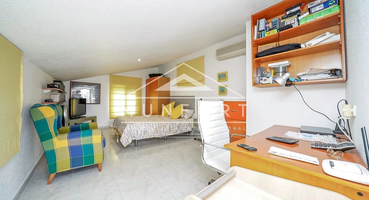 4 slaapkamer Villa te koop in Pinar de Campoverde met zwembad - € 494.900 (Ref: 9451644)