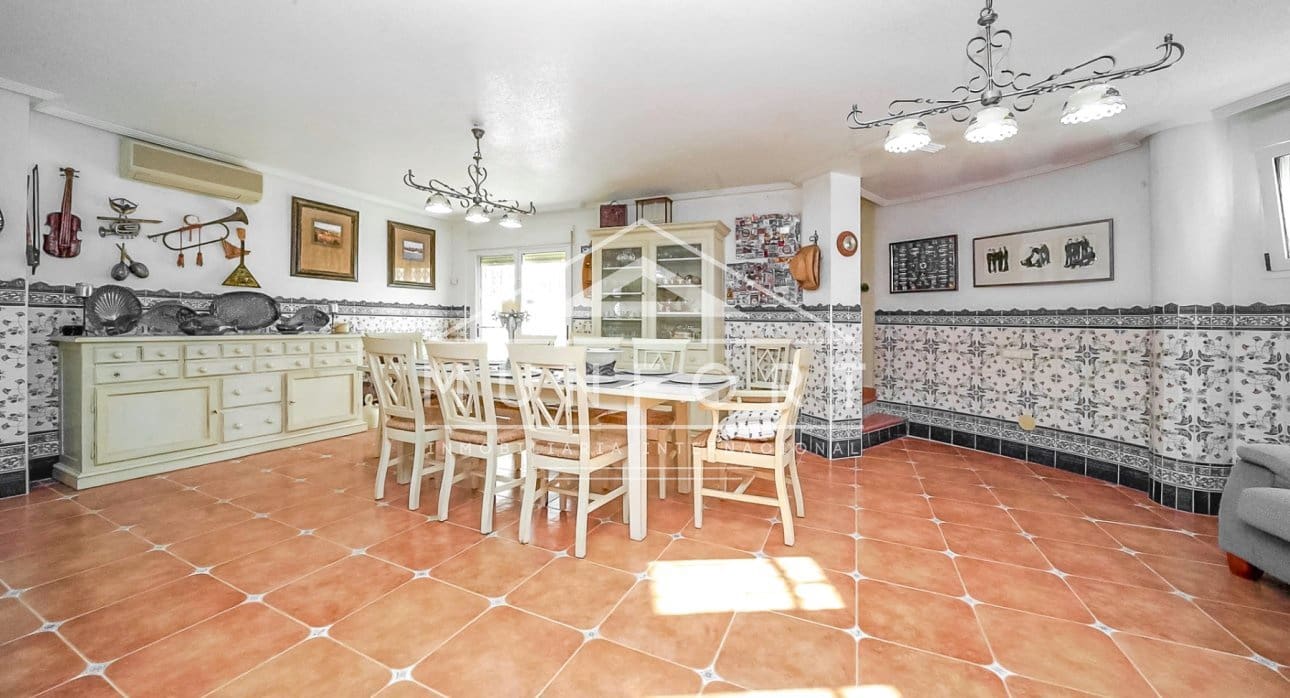 4 slaapkamer Villa te koop in Pinar de Campoverde met zwembad - € 494.900 (Ref: 9451644)