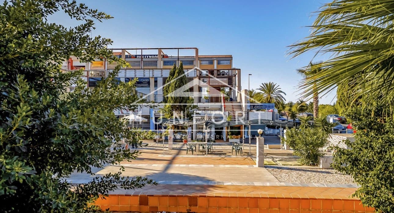 3 slaapkamer Villa te koop in Orihuela Costa met zwembad - € 369.900 (Ref: 9451647)