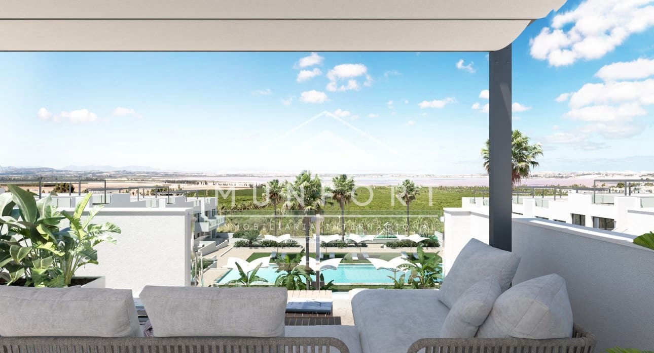 2 slaapkamer Bungalow te koop in Torrevieja met zwembad - € 329.900 (Ref: 9462835)