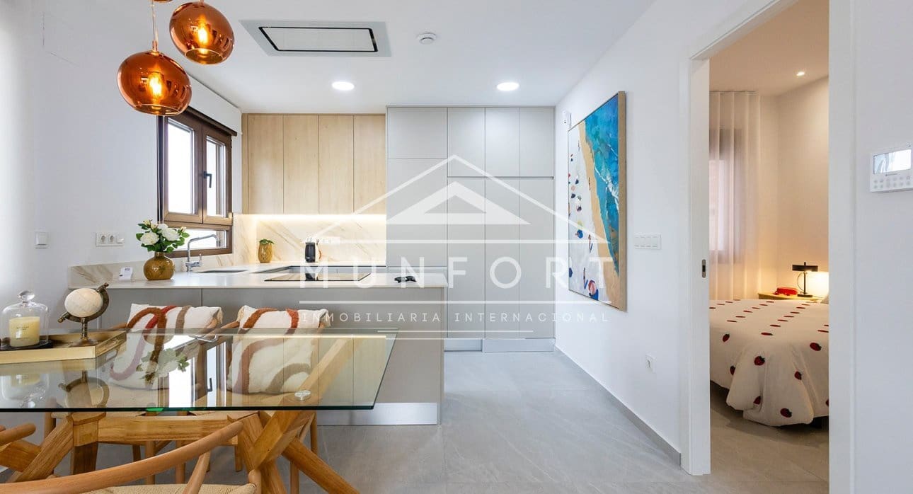 2 slaapkamer Huis te koop in Orihuela met zwembad - € 351.000 (Ref: 9465980)