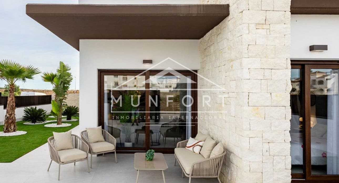 2 slaapkamer Huis te koop in Orihuela met zwembad - € 351.000 (Ref: 9465980)