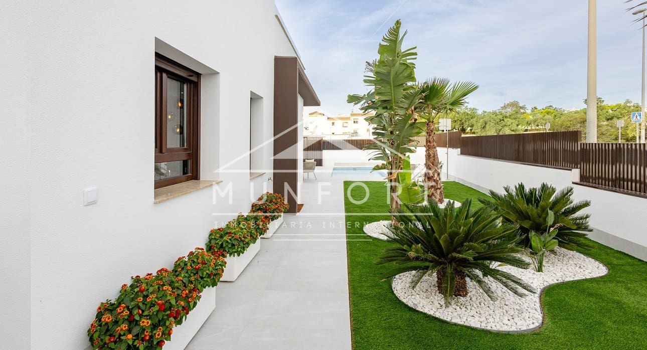 2 slaapkamer Huis te koop in Orihuela met zwembad - € 351.000 (Ref: 9465980)