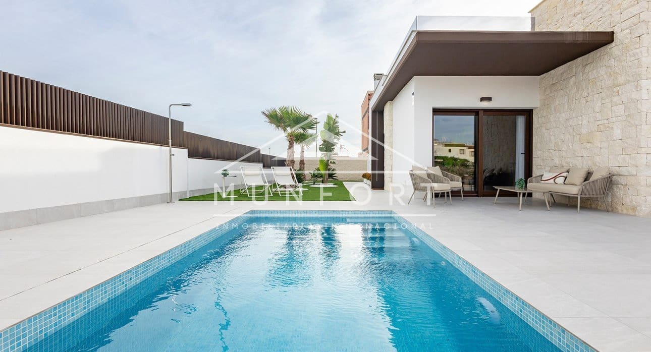 2 slaapkamer Huis te koop in Orihuela met zwembad - € 351.000 (Ref: 9465980)