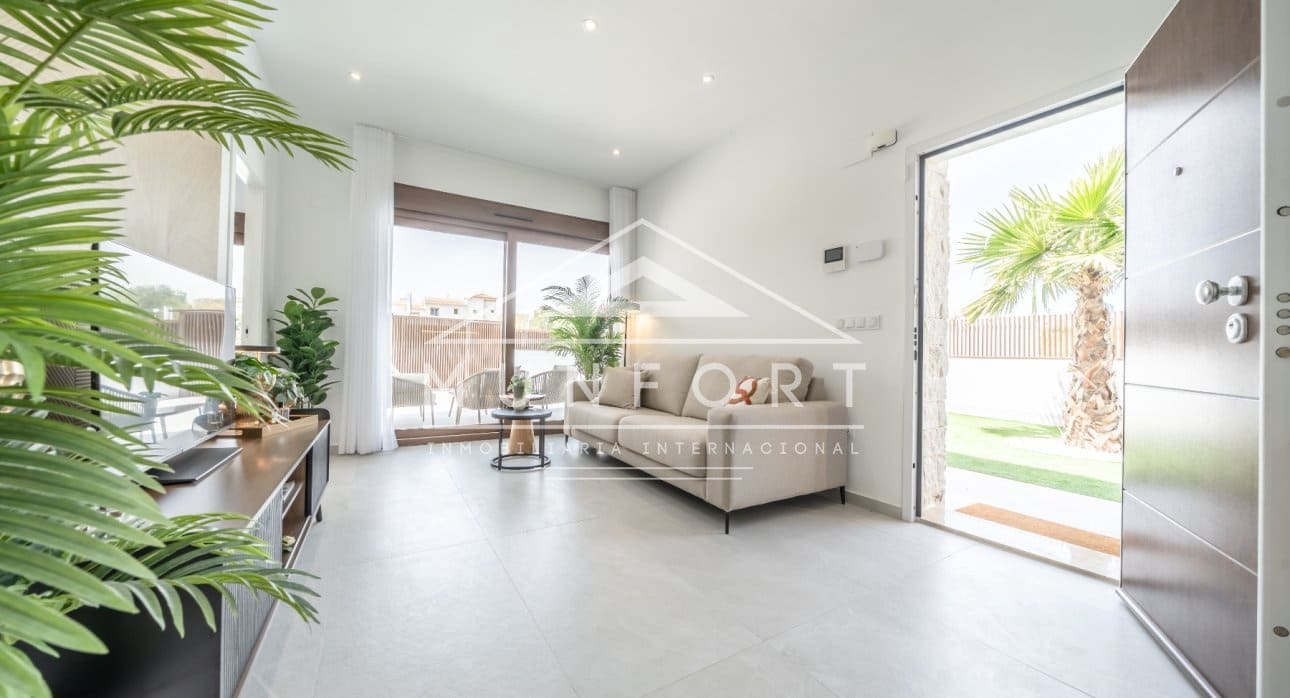 2 chambre Maison de Ville à vendre à Orihuela avec piscine - 351 000 € (Ref: 9465980)