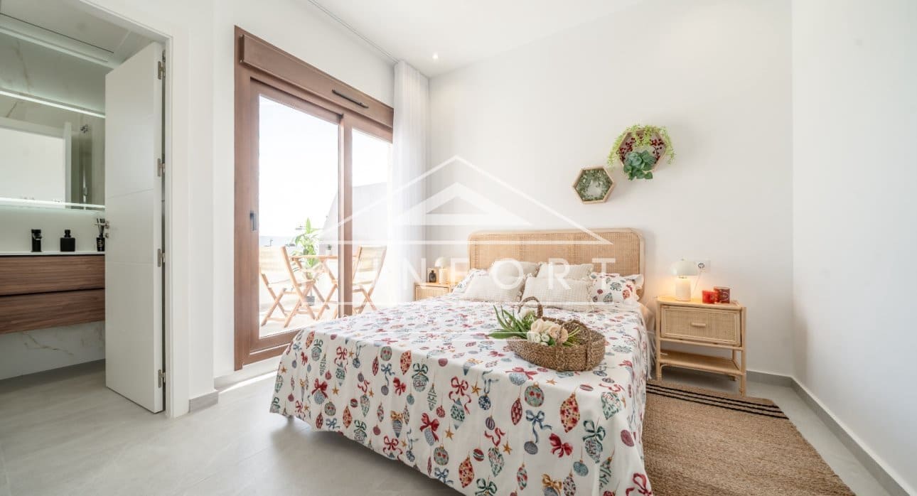 3 chambre Maison de Ville à vendre à Orihuela avec piscine - 315 000 € (Ref: 9465981)