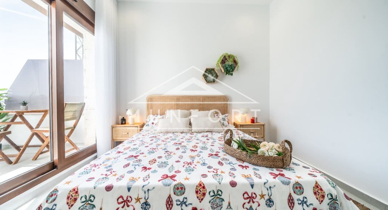 3 chambre Maison de Ville à vendre à Orihuela avec piscine - 315 000 € (Ref: 9465981)