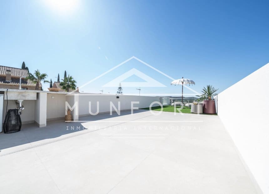 3 bedroom Villa for sale in Algorfa with pool garage - € 589,900 (Ref: 9467638)