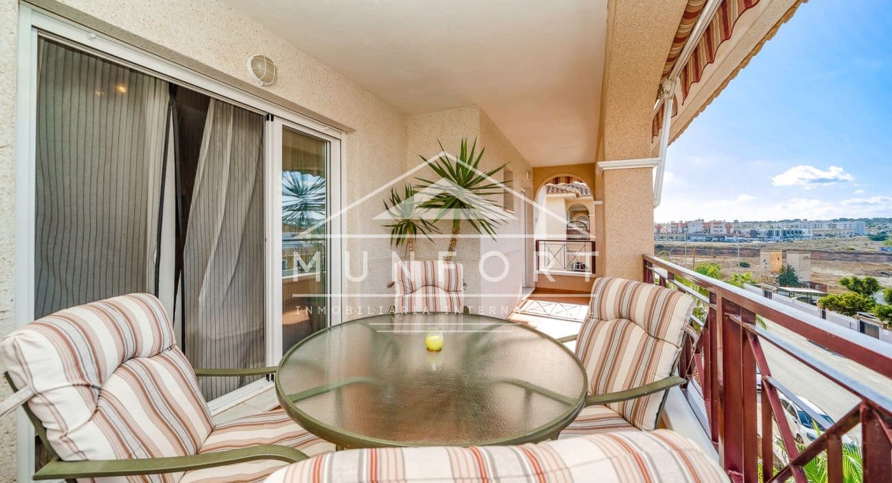 3 sypialnia Penthouse na sprzedaż w La Zenia z basenem - 349 000 € (Ref: 9471512)