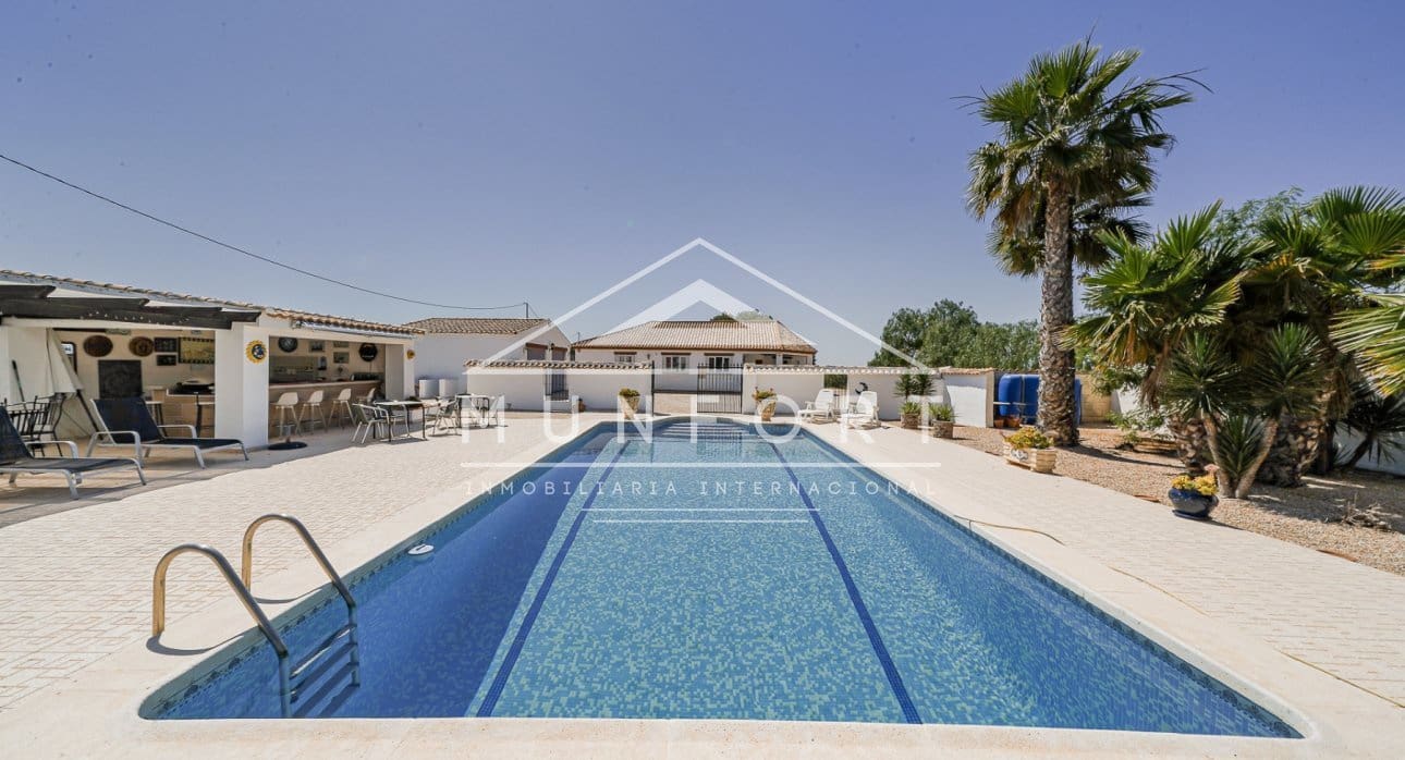 Chalet de 4 habitaciones en Gea y Truyols en venta con piscina - 895.000 € (Ref: 9471514)