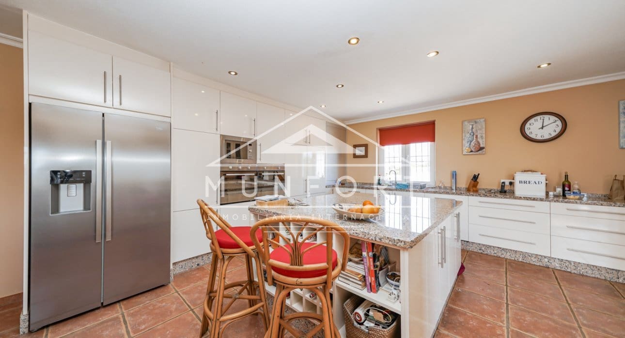 Chalet de 4 habitaciones en Gea y Truyols en venta con piscina - 895.000 € (Ref: 9471514)