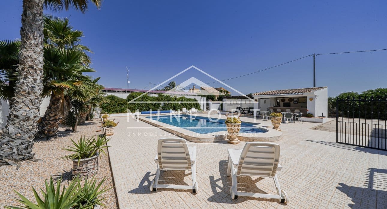 Chalet de 4 habitaciones en Gea y Truyols en venta con piscina - 895.000 € (Ref: 9471514)