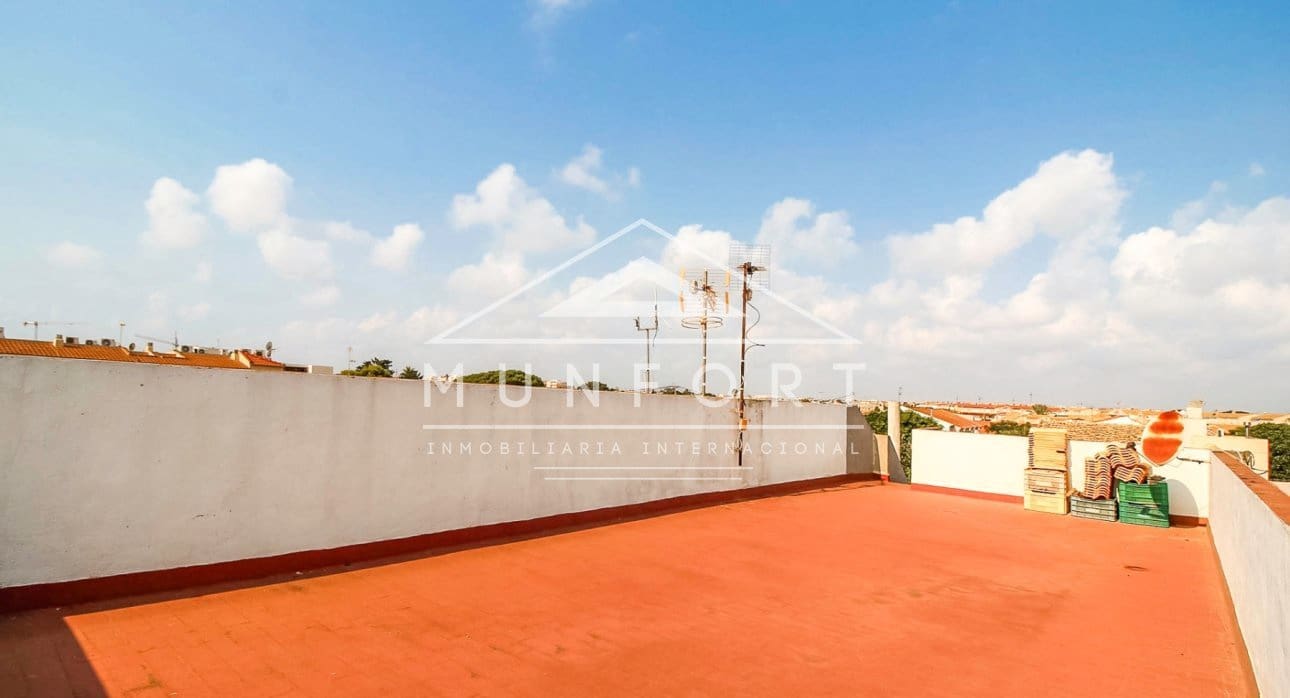 Casa de 5 habitaciones en Torre de la Horadada en venta - 360.000 € (Ref: 9473223)