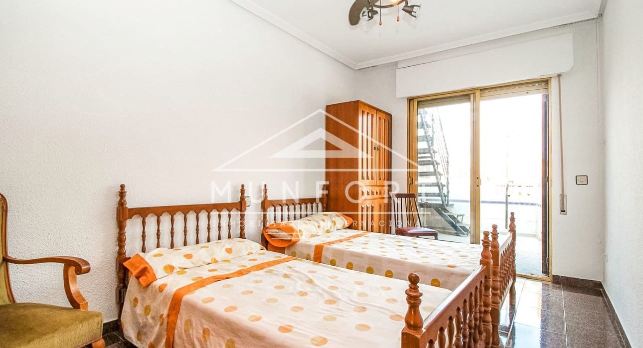 Casa de 5 habitaciones en Torre de la Horadada en venta - 360.000 € (Ref: 9473223)