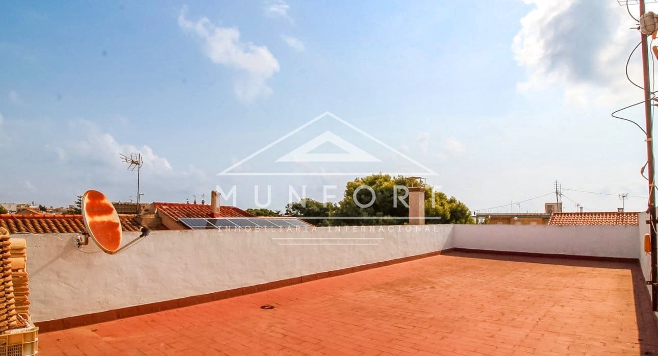 Casa de 5 habitaciones en Torre de la Horadada en venta - 360.000 € (Ref: 9473223)