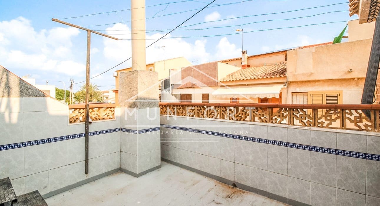 Casa de 5 habitaciones en Torre de la Horadada en venta - 360.000 € (Ref: 9473223)