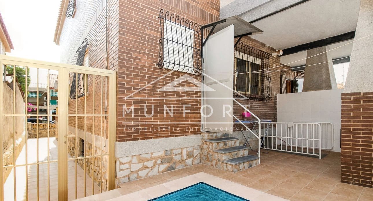 Casa de 5 habitaciones en Torre de la Horadada en venta - 360.000 € (Ref: 9473223)