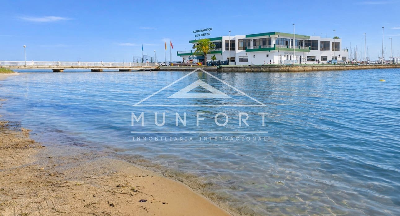 Casa de 2 habitaciones en Los Nietos en venta - 195.000 € (Ref: 9475656)