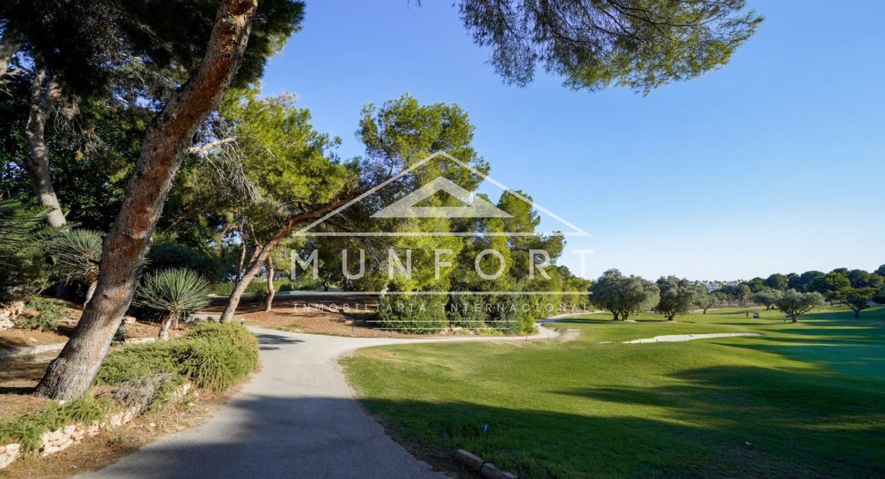 2 bedroom Bungalow for sale in Villamartin with pool - € 195,000 (Ref: 9480707)