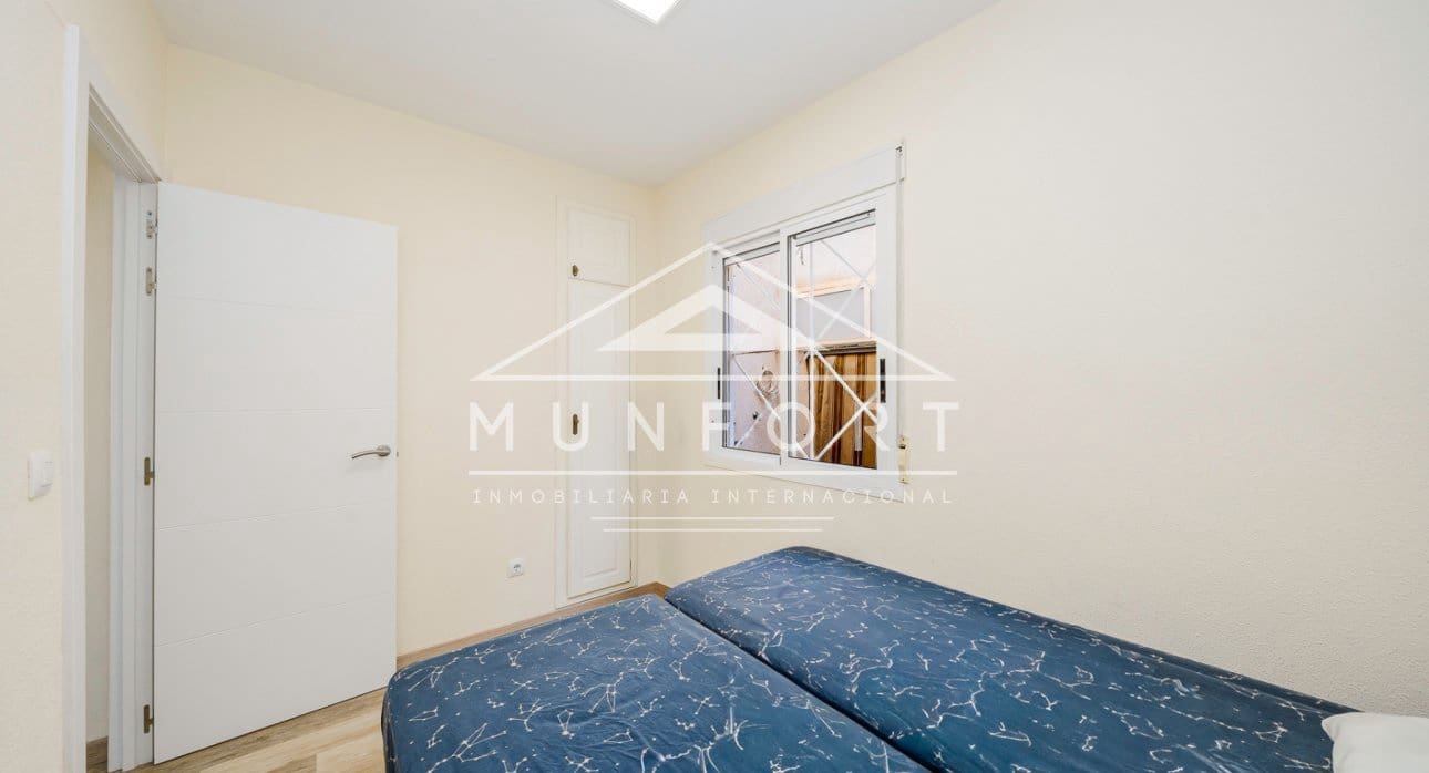 2 chambre Bungalow à vendre à Torrevieja avec piscine - 199 000 € (Ref: 9480710)