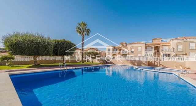 2 chambre Bungalow à vendre à Aguas Nuevas, Torrevieja avec piscine - 199 000 € (Ref: 9480710)