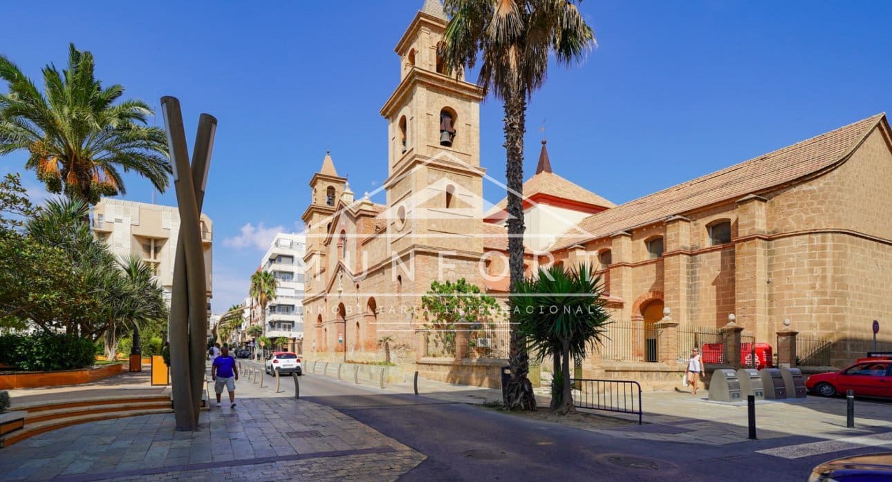 2 slaapkamer Appartement te koop in Torrevieja - € 169.000 (Ref: 9480711)