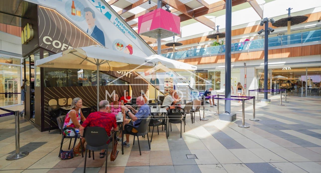 2 makuuhuone Huoneisto myytävänä paikassa Torrevieja mukana uima-altaan - 280 000 € (Ref: 9481544)