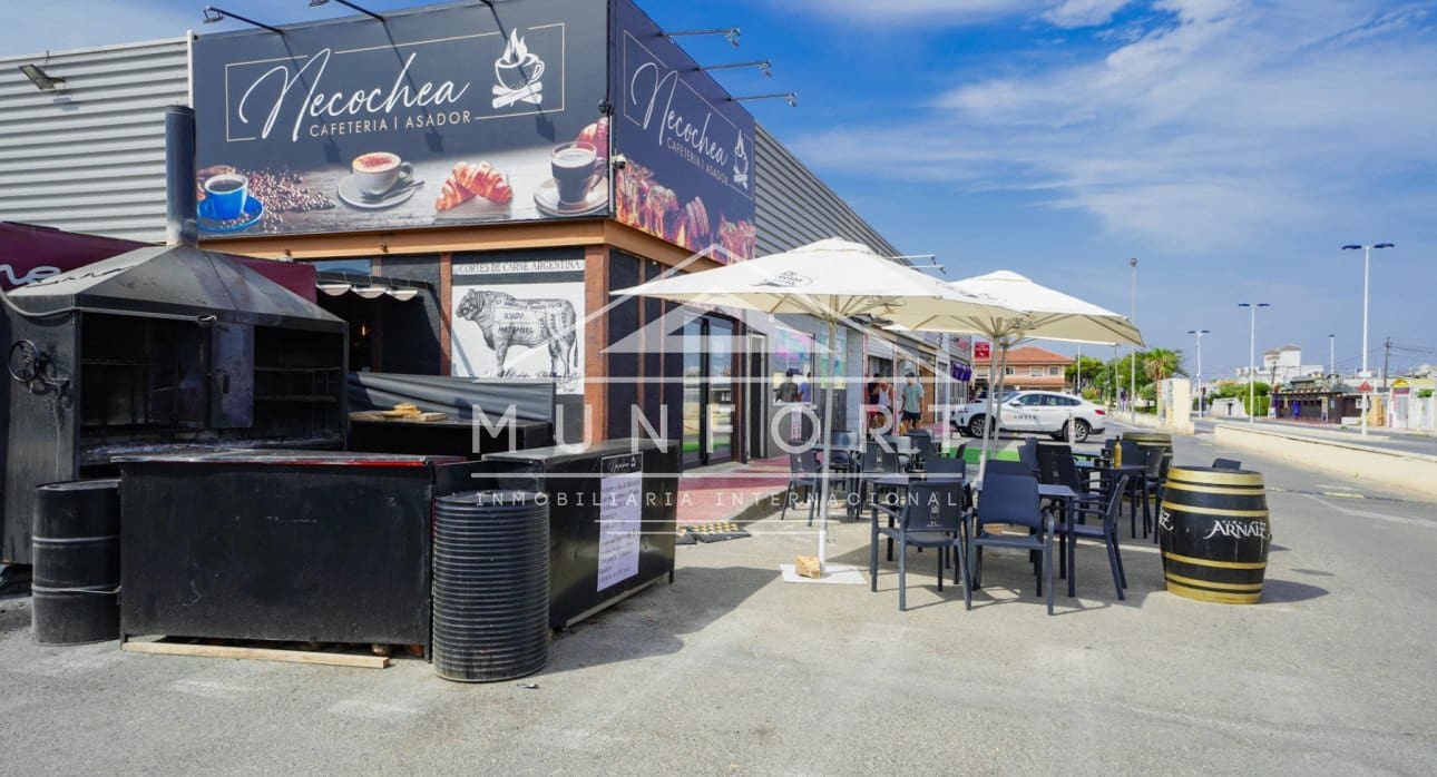 2 makuuhuone Huoneisto myytävänä paikassa Torrevieja mukana uima-altaan - 280 000 € (Ref: 9481544)