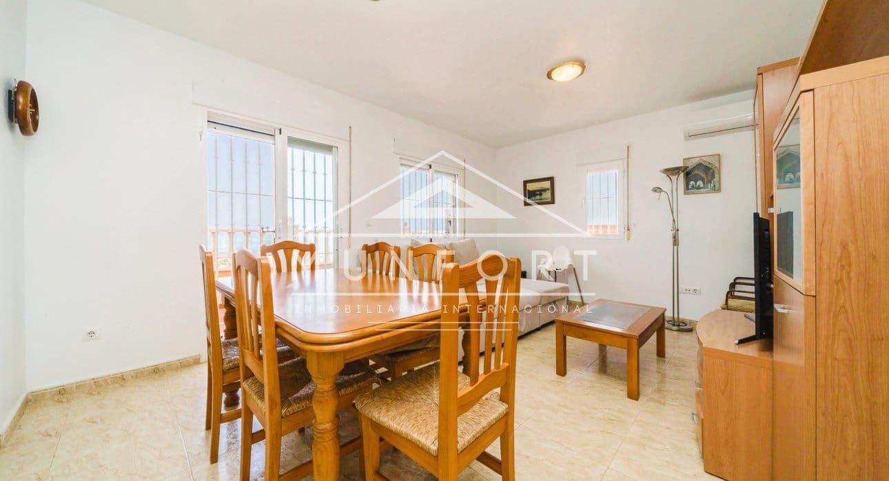 4 soveværelse Villa til salg i Los Urrutias med swimmingpool - € 259.900 (Ref: 9489808)