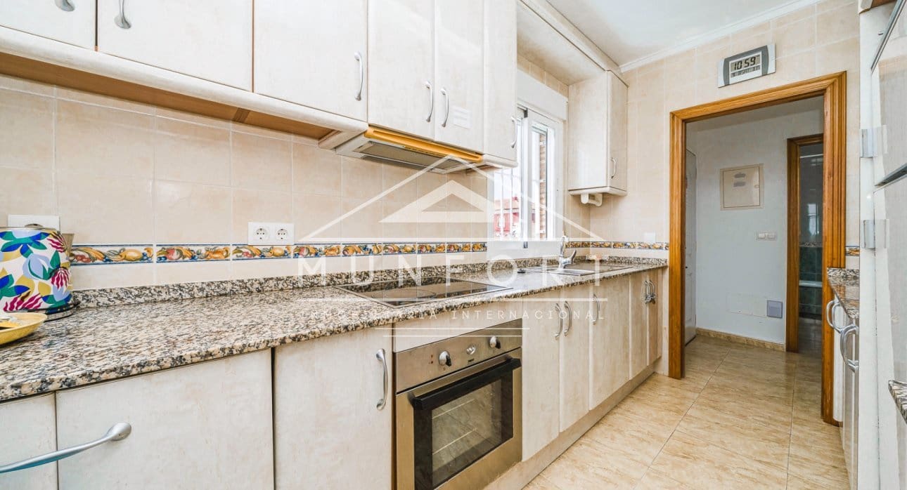 4 soveværelse Villa til salg i Los Urrutias med swimmingpool - € 259.900 (Ref: 9489808)