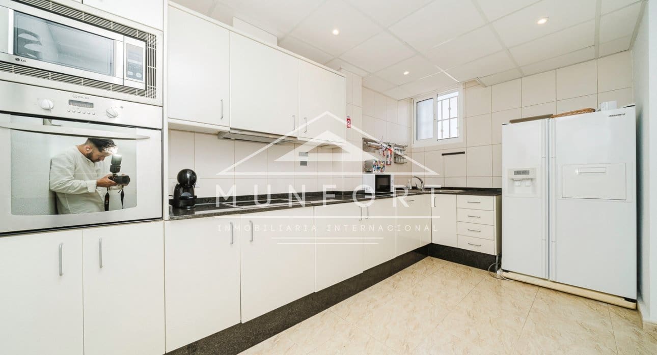 4 soveværelse Villa til salg i Los Urrutias med swimmingpool - € 259.900 (Ref: 9489808)