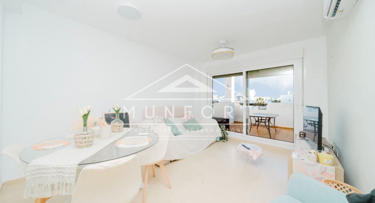 2 makuuhuone Kattohuoneisto myytävänä paikassa Roldan mukana uima-altaan - 130 000 € (Ref: 9495577)