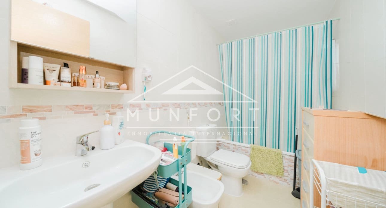 2 makuuhuone Kattohuoneisto myytävänä paikassa Roldan mukana uima-altaan - 130 000 € (Ref: 9495577)