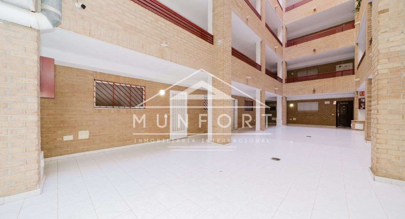 2 soveværelse Erhverv til salg i Torrevieja med swimmingpool - € 149.000 (Ref: 9503122)