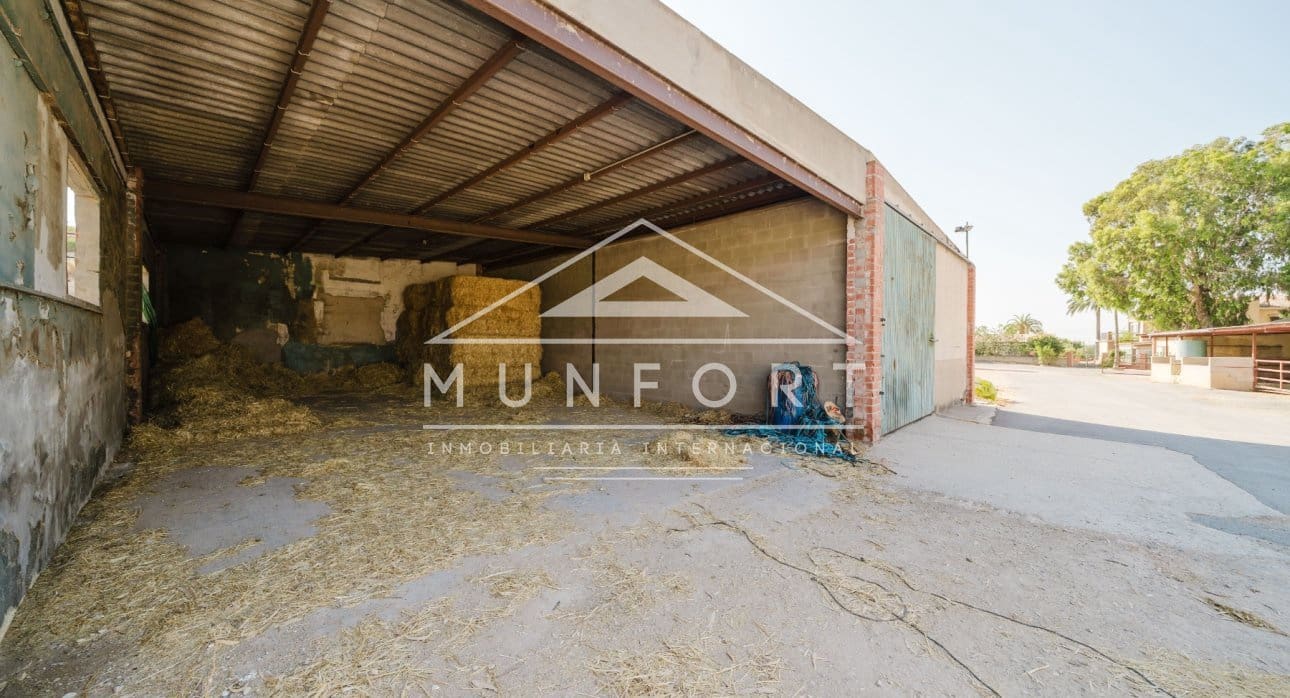 Commercial for sale in Alicante / Alacant city - € 2,600,000 (Ref: 9510153)