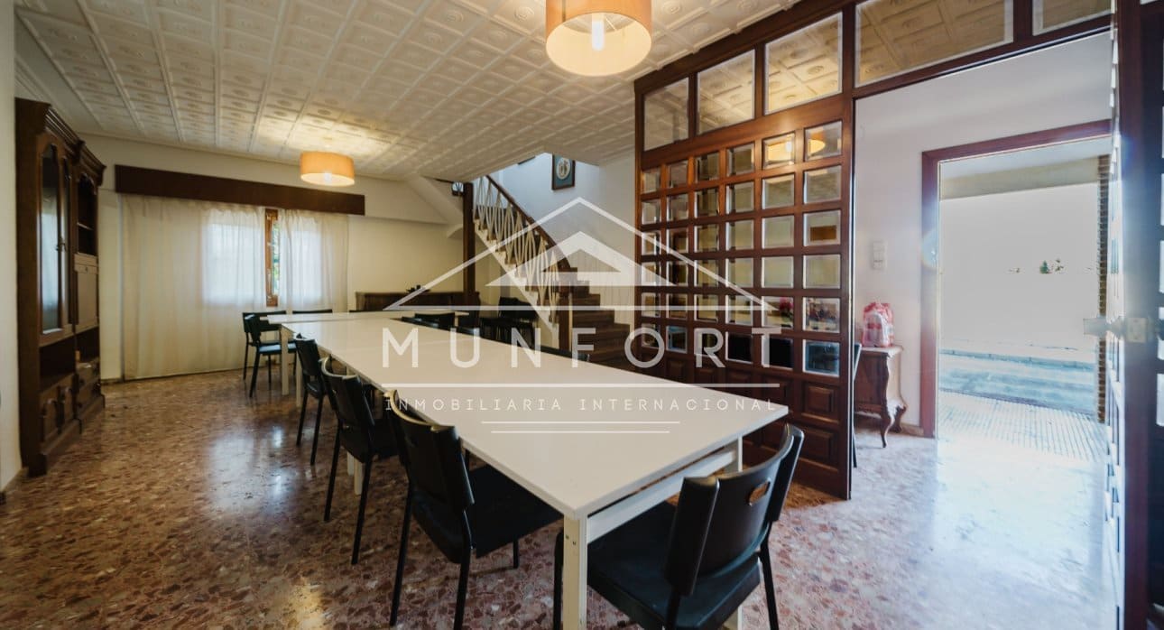 Commercial for sale in Alicante / Alacant city - € 2,600,000 (Ref: 9510153)