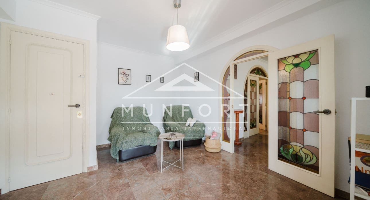 Commercial for sale in Alicante / Alacant city - € 2,600,000 (Ref: 9510153)