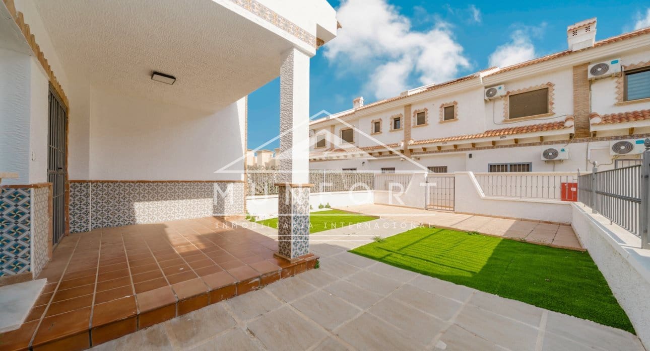 3 Zimmer Reihenhaus zu verkaufen in San Miguel de Salinas mit Pool - 229.000 € (Ref: 9511443)
