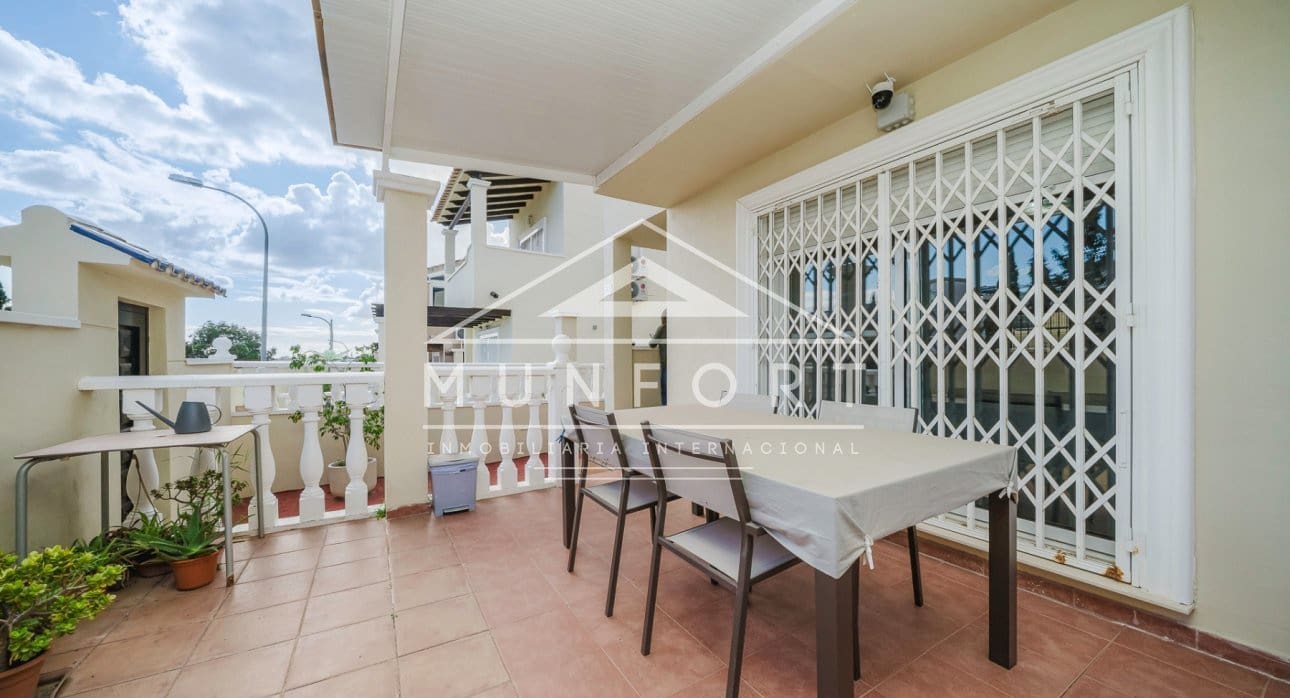 3 slaapkamer Villa te koop in Villamartin met zwembad - € 345.000 (Ref: 9516215)