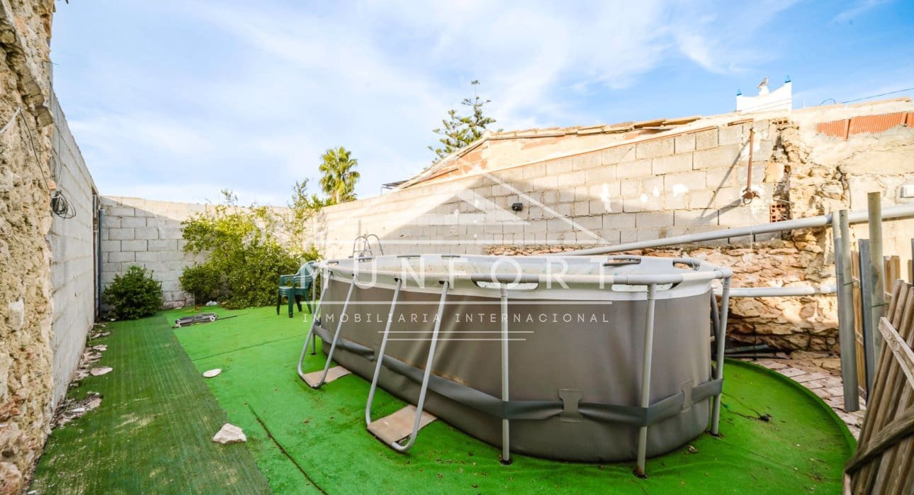 2 bedroom Villa for sale in Los Montesinos with pool - € 129,900 (Ref: 9516217)